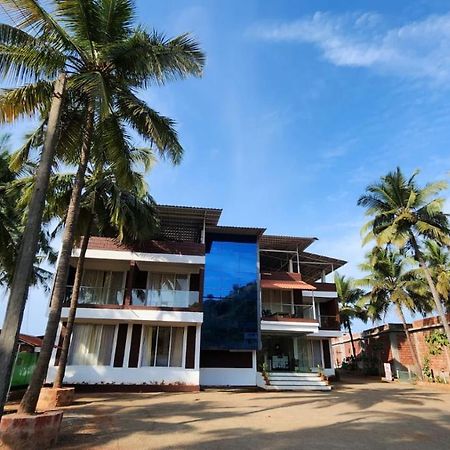 Coastal Bay Beach Resort Harnai ภายนอก รูปภาพ