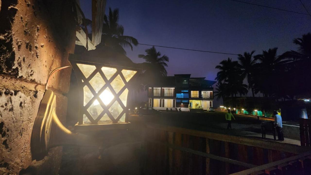 Coastal Bay Beach Resort Harnai ภายนอก รูปภาพ