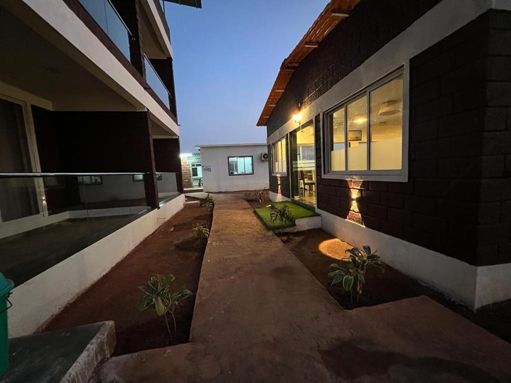 Coastal Bay Beach Resort Harnai ภายนอก รูปภาพ