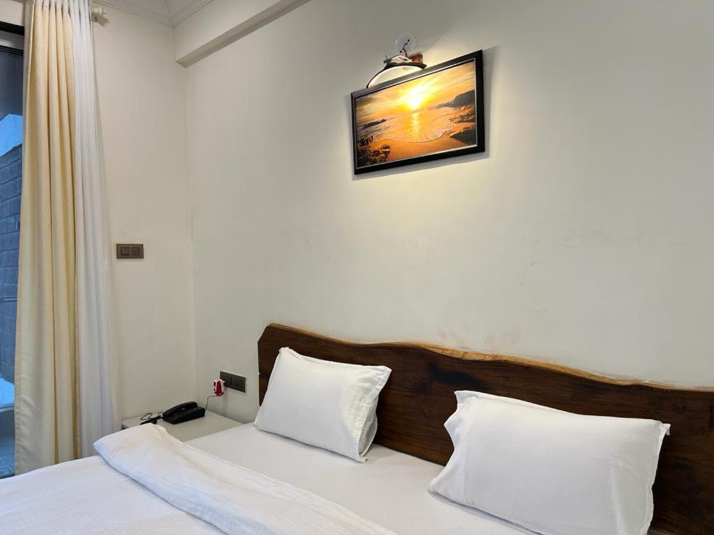Coastal Bay Beach Resort Harnai ภายนอก รูปภาพ