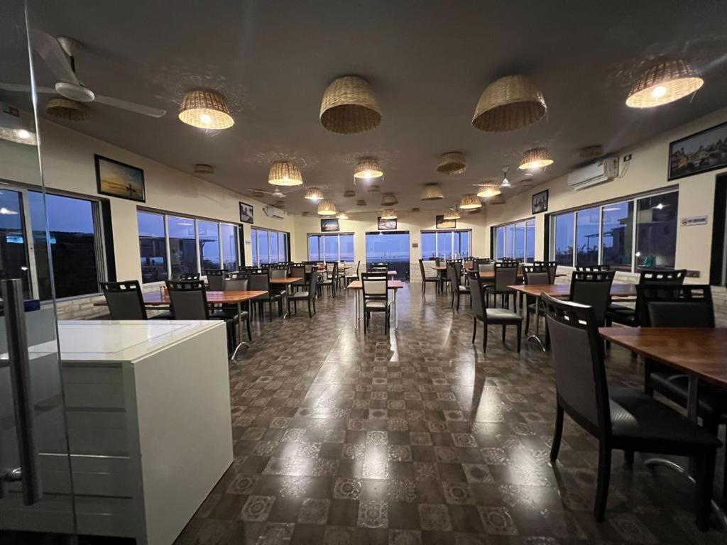 Coastal Bay Beach Resort Harnai ภายนอก รูปภาพ